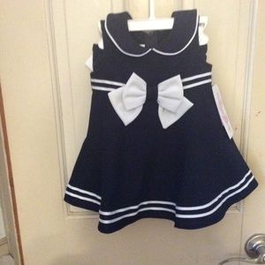 Bonnie baby size 12M, in navy and white